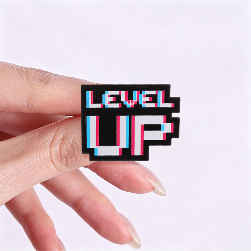 Broche Esmaltado 'Level Up Gli - Retro Gaming Style avaliação e preço